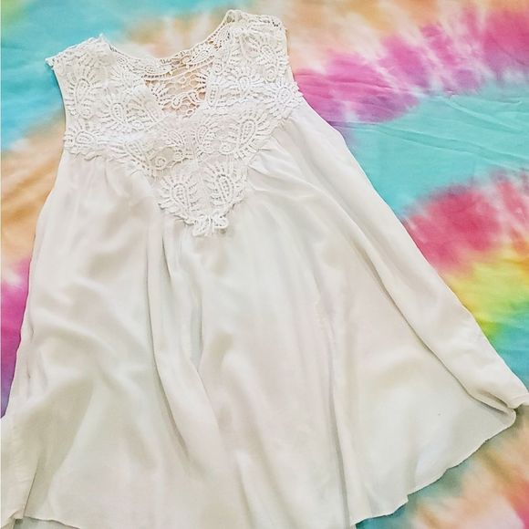 FINAL PRICE URBAN DOLL Boho Crochet Flowy Top - Picture 2 of 5